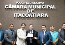 Plínio Valério recebe título de Cidadão Itacoatiarense e destaca mais de R$ 31 milhões destinados ao município