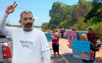 Moradores do Rama Ponte Preta em Iranduba protestam contra a gestão Augusto Ferraz por falta de infraestrutura