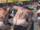 VÍDEO: Mulher aparece supostamente bêbada e quase caindo de motocicleta em Manaus
