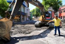 Prefeito Renato Junior vistoria retirada do asfalto na Ferreira Pena e destaca que a área entra em nova etapa para se tornar primeira ‘Rua Gastronômica’ de Manaus