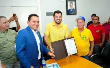 Prefeito Renato Junior sanciona lei aguardada há 25 anos que garante subsídio de até R$ 3 milhões mensais para o transporte complementar de Manaus