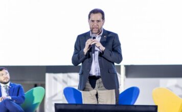Plínio Valério defende valorização de profissionais da engenharia e piso salarial para categoria