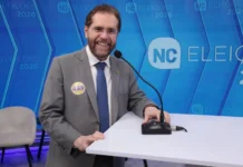 Em debate, Plínio Valério diz que senador precisa “ter coragem” em Brasília