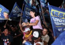 Mayra Dias reúne multidão em comício no Zé Açú, em Parintins