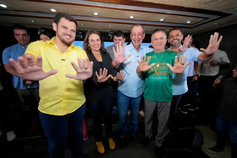 As-necessidades-do-povo-de-Manaus-estao-acima-de-qualquer-coisa-diz-prefeito-Renato-Junior-ao-apoiar-Omar-Aziz-no-segundo-turno-5-768x512