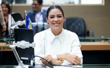 Projeto de Mayra Dias prioriza acesso de crianças e adolescentes em isolamento social a atividades no Amazonas