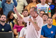 Com Manaus encoberta por fumaça, Omar destina emenda e governo do estado não compra avião de combate a incêndios