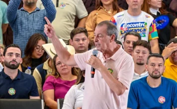 Com Manaus encoberta por fumaça, Omar destina emenda e governo do estado não compra avião de combate a incêndios