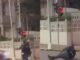 VÍDEO: Policial supostamente irritado com o resultado das eleições, tenta chutar motociclista e cai no chão durante confusão em Lábrea